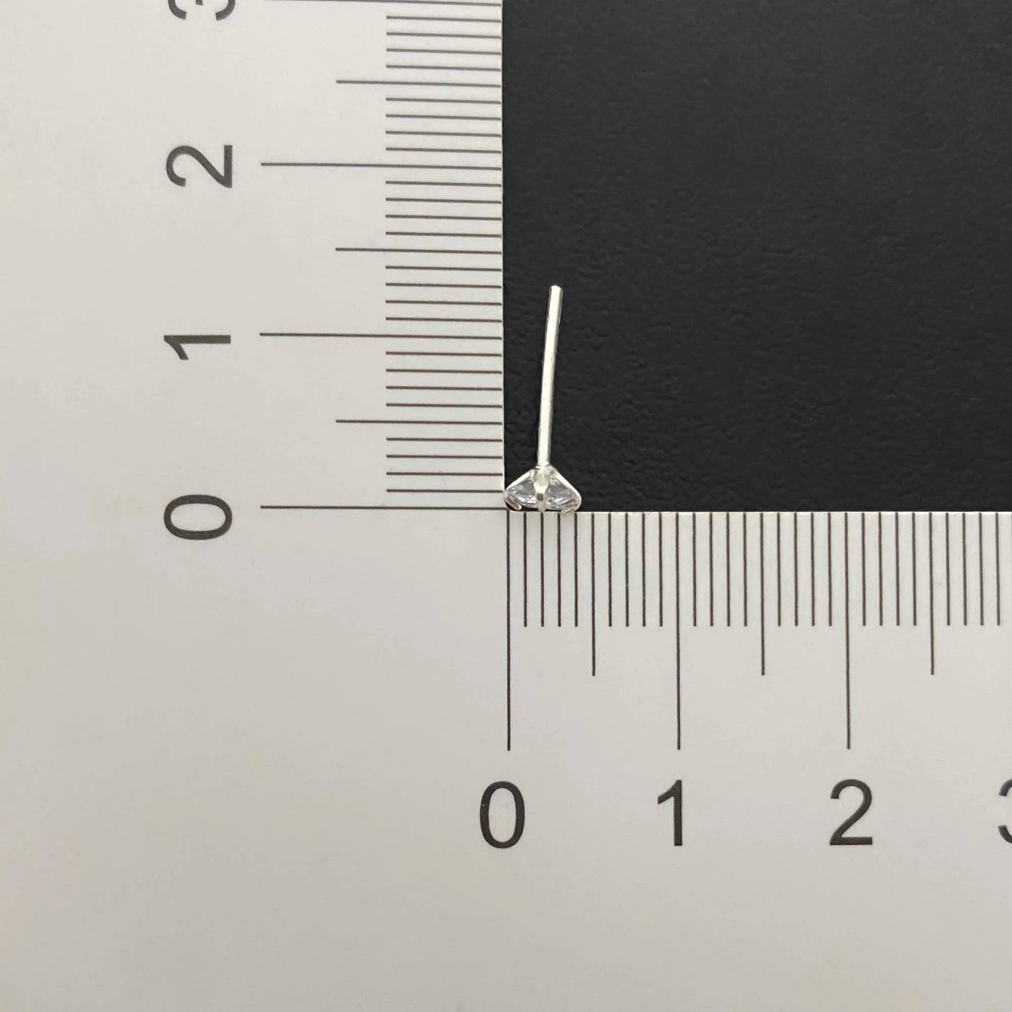 Brinco Pedra De Zircônia (4mmX4mm) (PRATA 925)