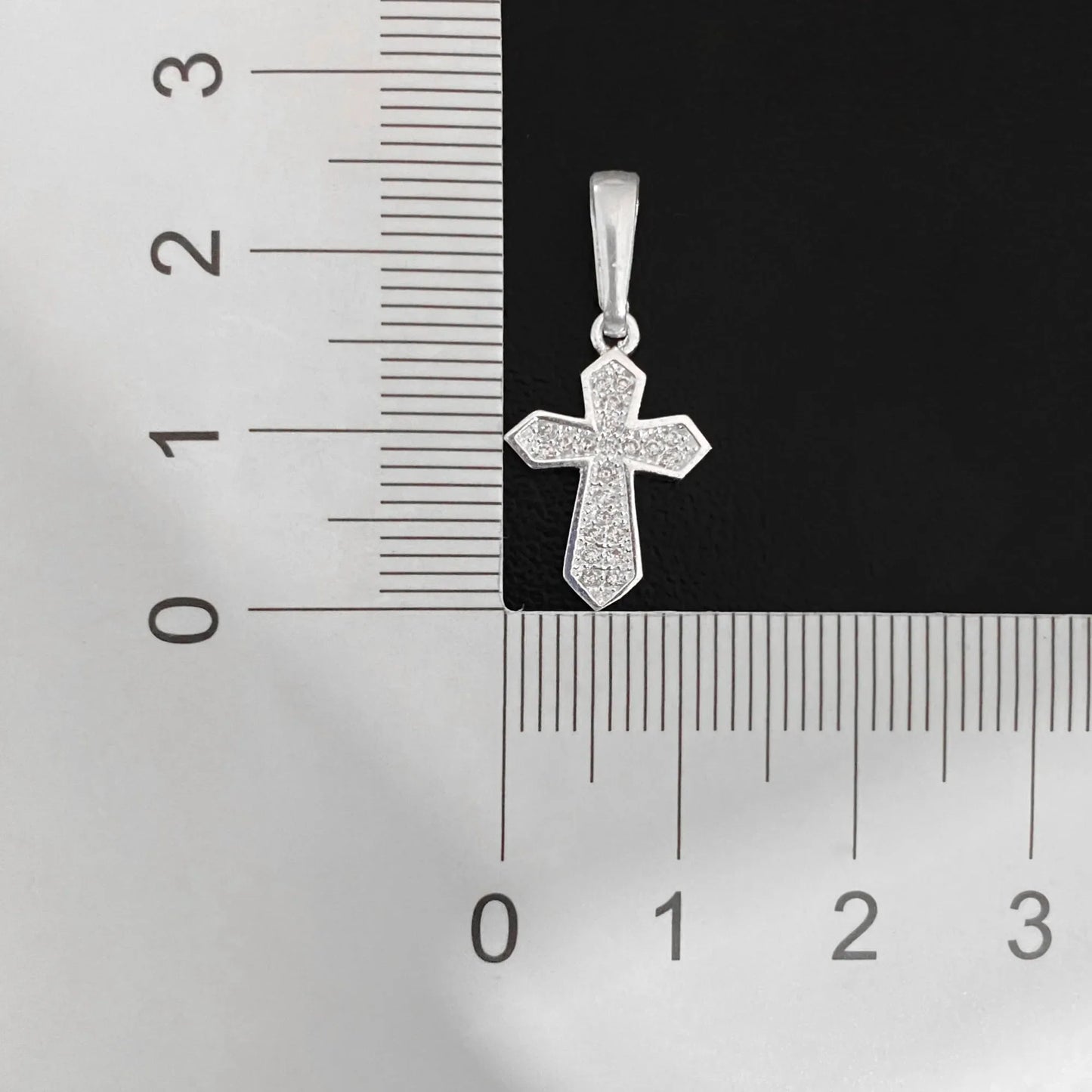 Pingente Crucifixo Cravejado (1,4cmX1cm) (PRATA 925)