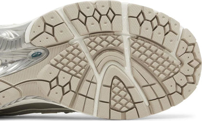 New Balance 1906R “Silver Metallic” ()