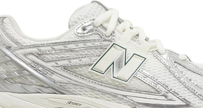 New Balance 1906R “Silver Metallic” ()