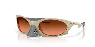 Óculos Oakley Plantaris "Matte Sand Prizm Brown Gradient"