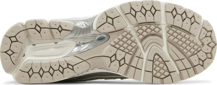 New Balance 1906R “Silver Metallic” ()