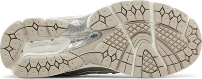 New Balance 1906R “Silver Metallic” ()